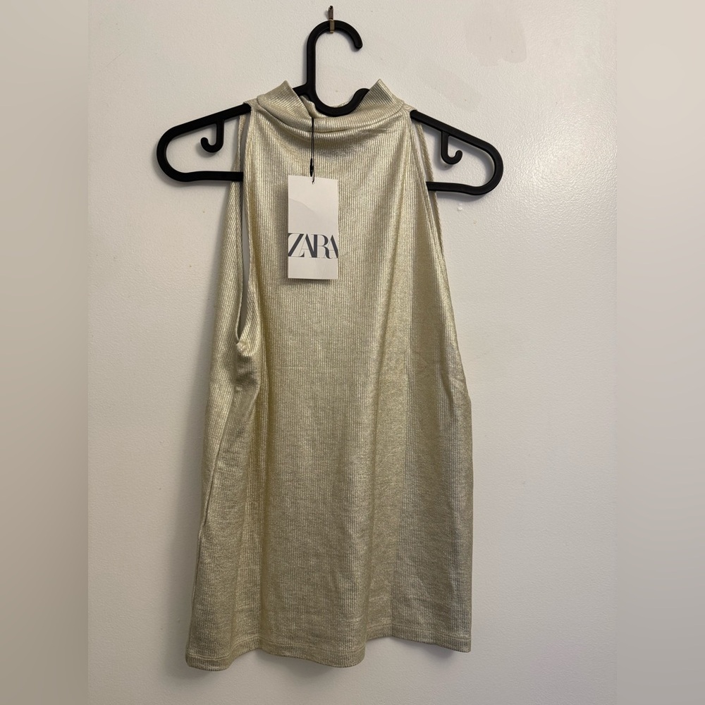 Top gold Zara size M
1165626